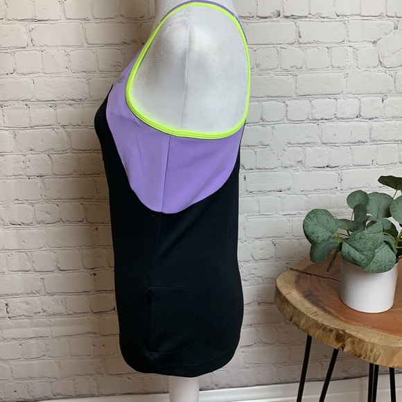 New Balance Women's Athletic Tank Top With Built in Bra - Picture 7 of 12